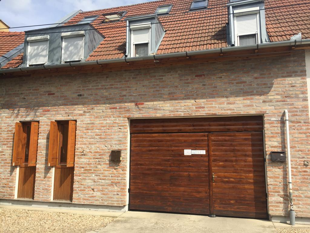 Abban Durmolj Apartman Gyula Exterior photo